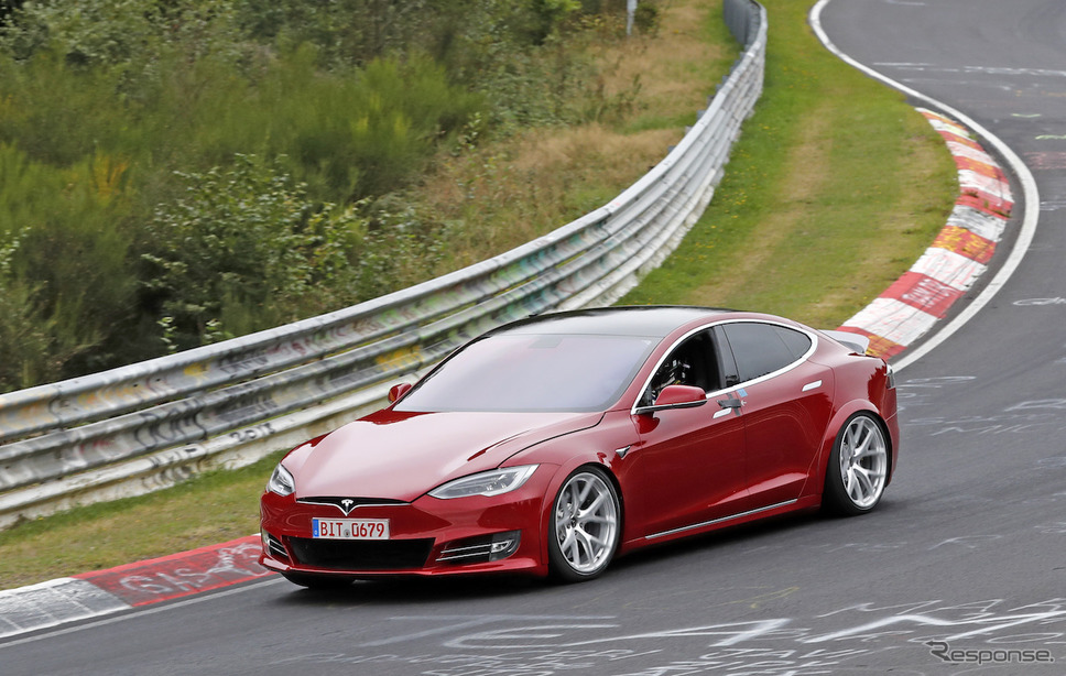 EV最速をねらうテスラ モデルS の試作車(スクープ写真)《APOLLO NEWS SERVICE》
