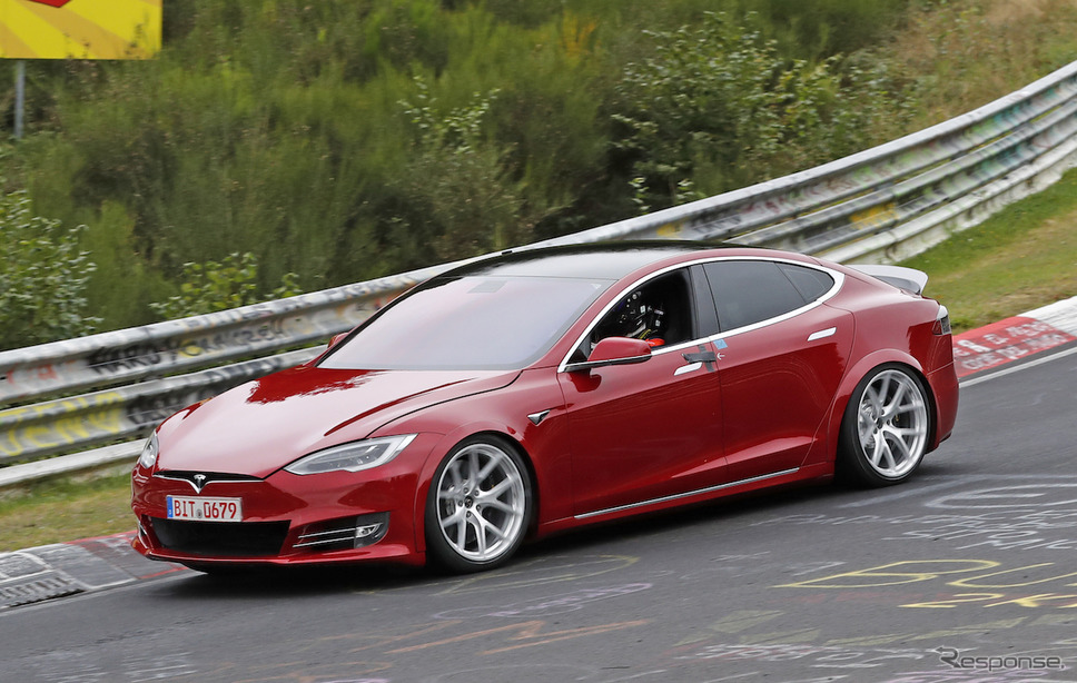 EV最速をねらうテスラ モデルS の試作車(スクープ写真)《APOLLO NEWS SERVICE》