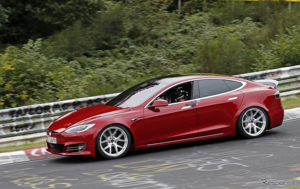 EV最速をねらうテスラ モデルS の試作車(スクープ写真)《APOLLO NEWS SERVICE》