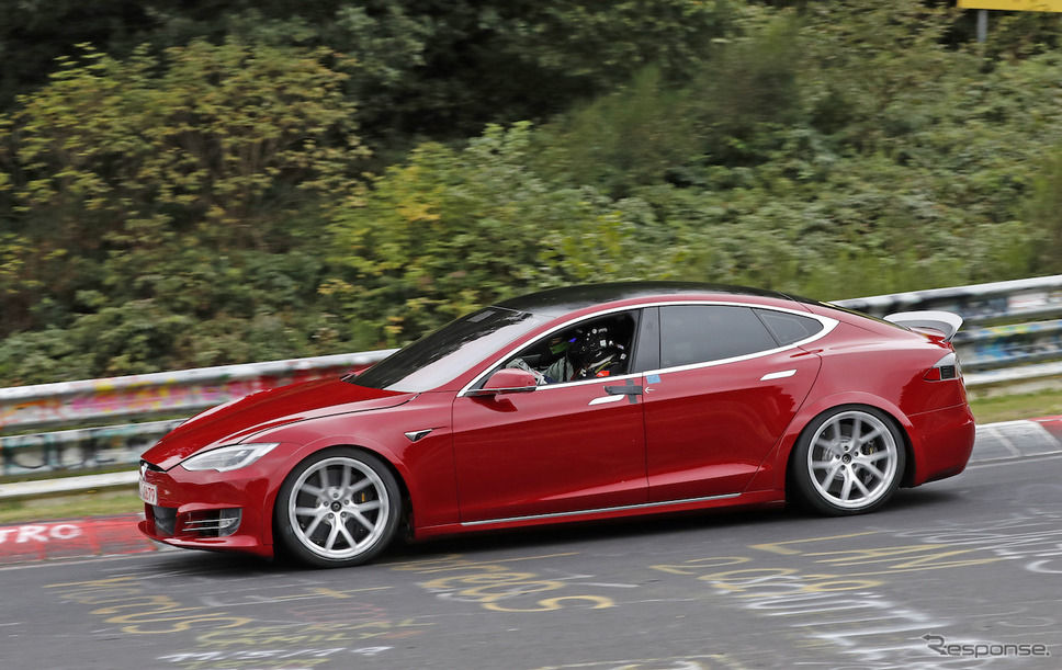 EV最速をねらうテスラ モデルS の試作車(スクープ写真)《APOLLO NEWS SERVICE》
