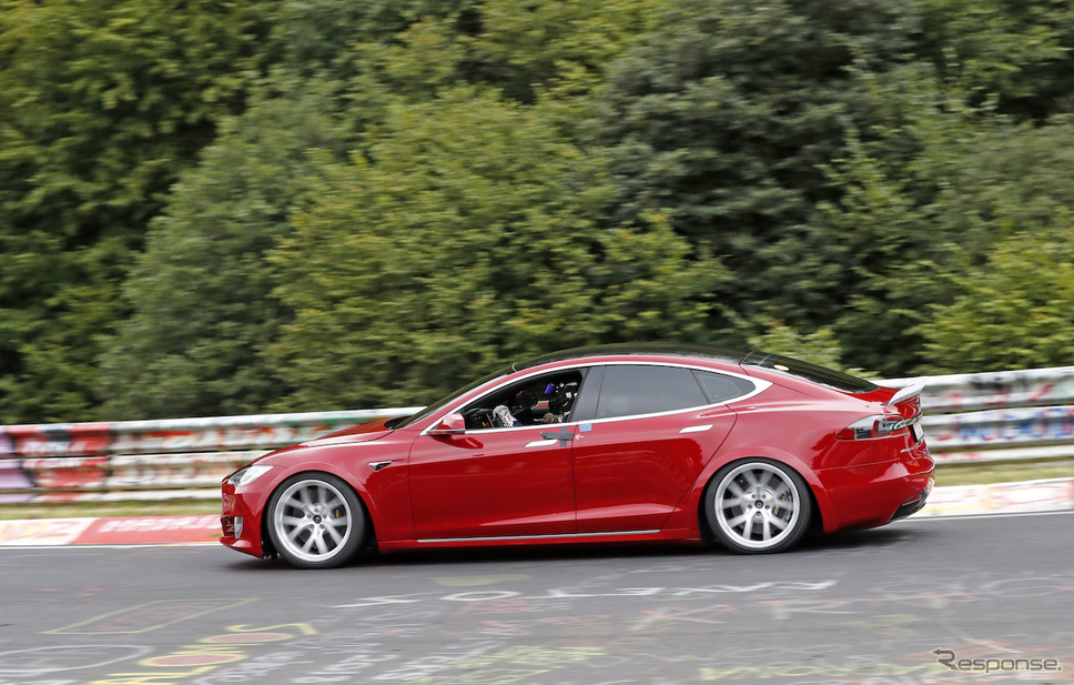 EV最速をねらうテスラ モデルS の試作車(スクープ写真)《APOLLO NEWS SERVICE》