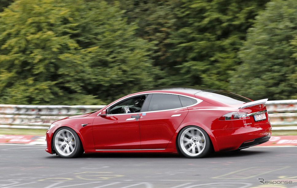 EV最速をねらうテスラ モデルS の試作車(スクープ写真)《APOLLO NEWS SERVICE》