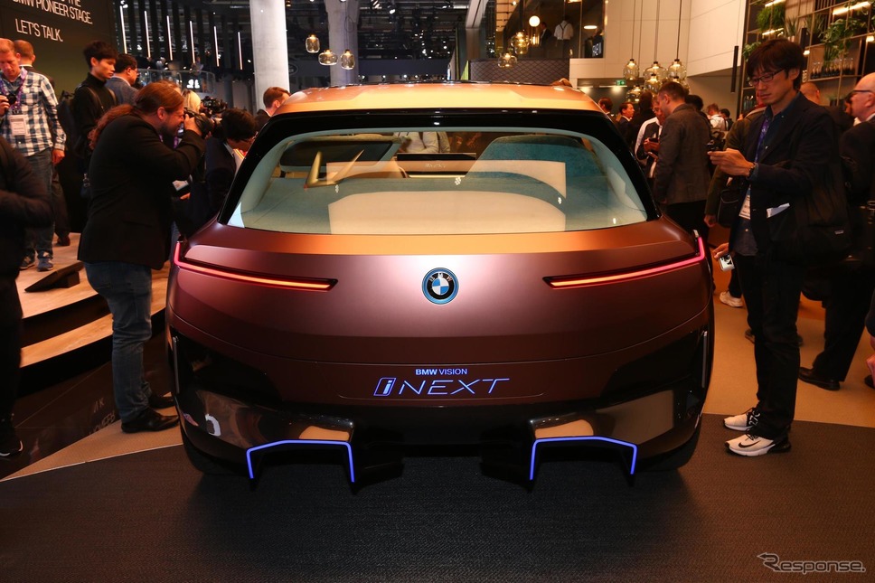 BMW ヴィジョン iNEXT(フランクフルトモーターショー2019)《photo by BMW》