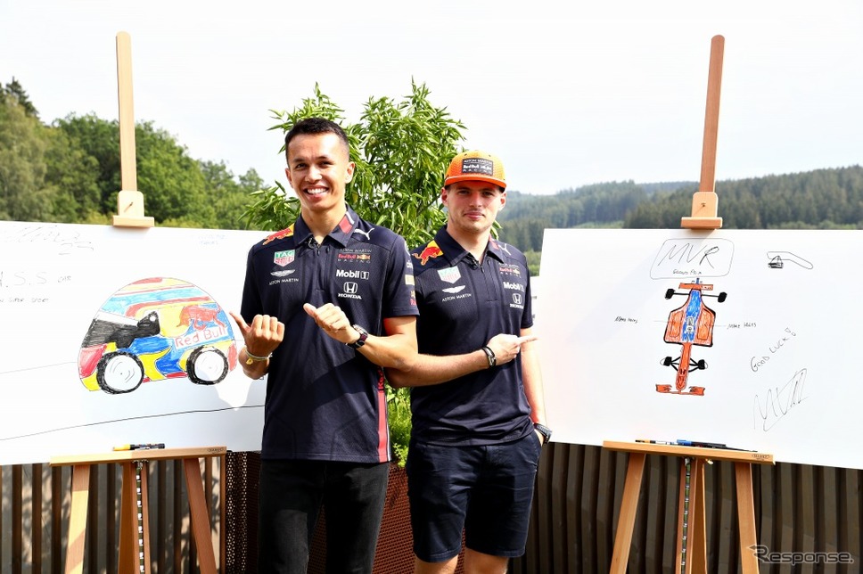 マックス・フェルスタッペン（右）とアレックス・アルボン（左）がカートをデザイン（c）Red Bull Content Pool