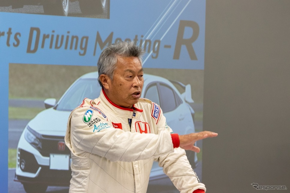 HSDM特別講師でレーシングドライバーの岡田秀樹氏《写真 上田和則》
