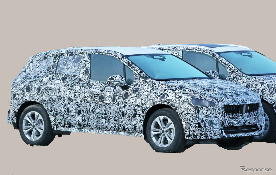 BMW 2シリーズアクティブツアラー 次期型プロトタイプ(スクープ写真)《APOLLO NEWS SERVICE》