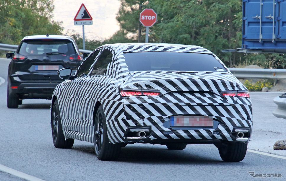 DS 8 開発車両 スクープ写真《APOLLO NEWS SERVICE》