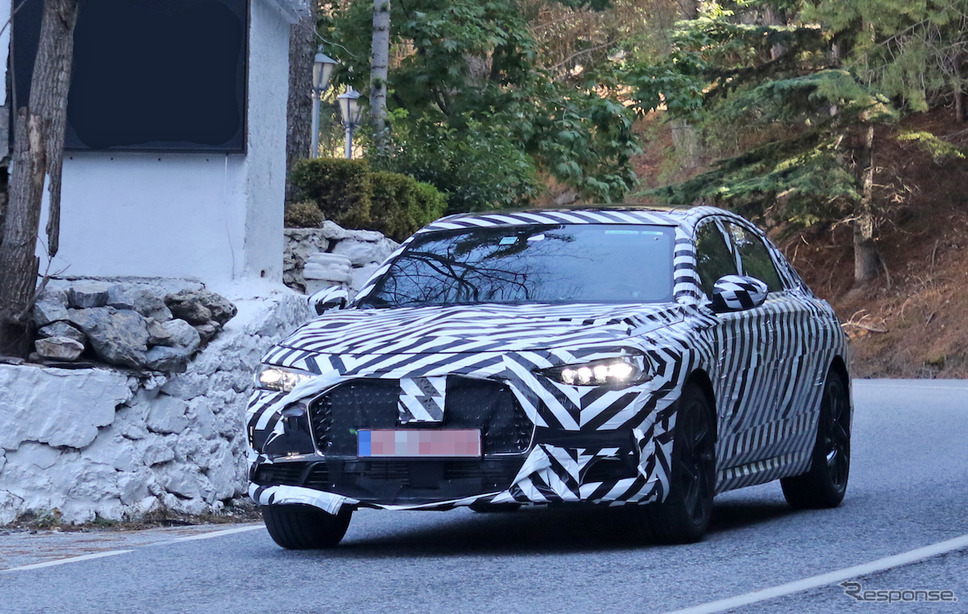 DS 8 開発車両 スクープ写真《APOLLO NEWS SERVICE》