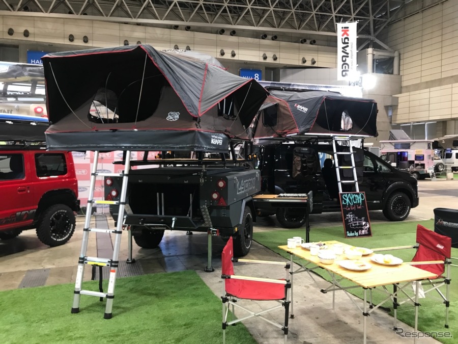 ライカンにルーフトップテントを組み合わせると、一味違ったキャンピングトレーラーができる(カートラジャパン2019)。《撮影 中込健太郎》