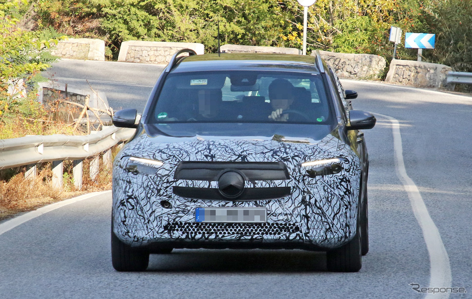 メルセデスベンツ EQB 開発車両 スクープ写真《APOLLO NEWS SERVICE》