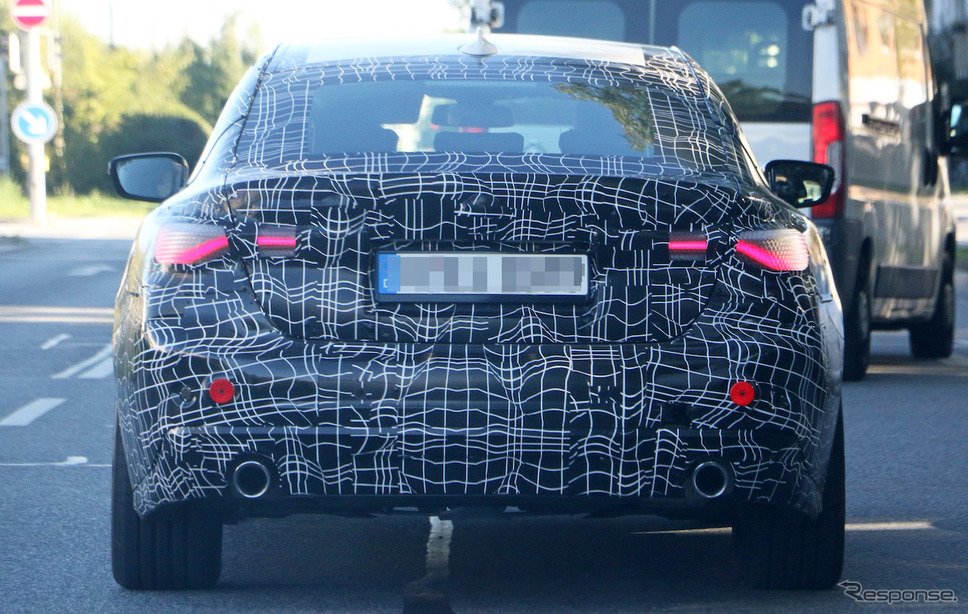 BMW 4シリーズ グランクーペ 新型プロトタイプ(スクープ写真)《APOLLO NEWS SERVICE》