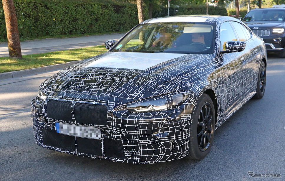 BMW 4シリーズ グランクーペ 新型プロトタイプ(スクープ写真)《APOLLO NEWS SERVICE》