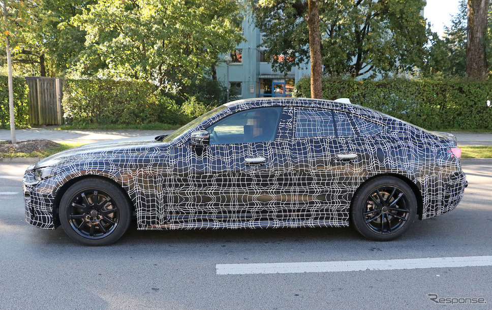 BMW 4シリーズ グランクーペ 新型プロトタイプ(スクープ写真)《APOLLO NEWS SERVICE》