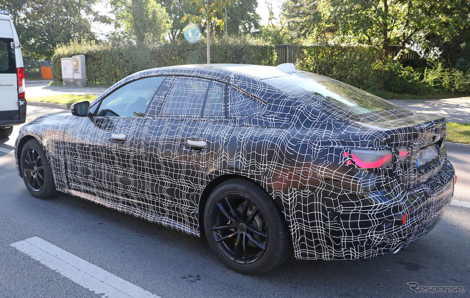 BMW 4シリーズ グランクーペ 新型プロトタイプ(スクープ写真)《APOLLO NEWS SERVICE》