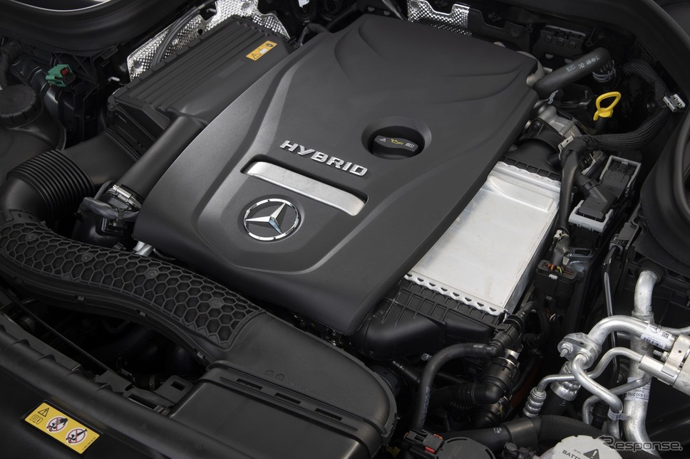 メルセデスベンツGLC改良新型の PHV「GLC 300 e 4MATIC」《photo by Mercedes-Benz》