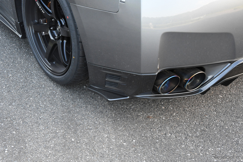 【日産 GT-R NISMO 2013 クラブマンレーススペック 試乗】ロードモデルとして乗れる本気のサーキットマシン《撮影　諸星陽一》