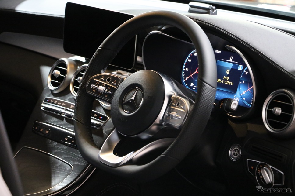 メルセデスベンツ GLC 改良新型(GLC 300 4MATIC モハーベシルバー)《撮影 平川 亮》