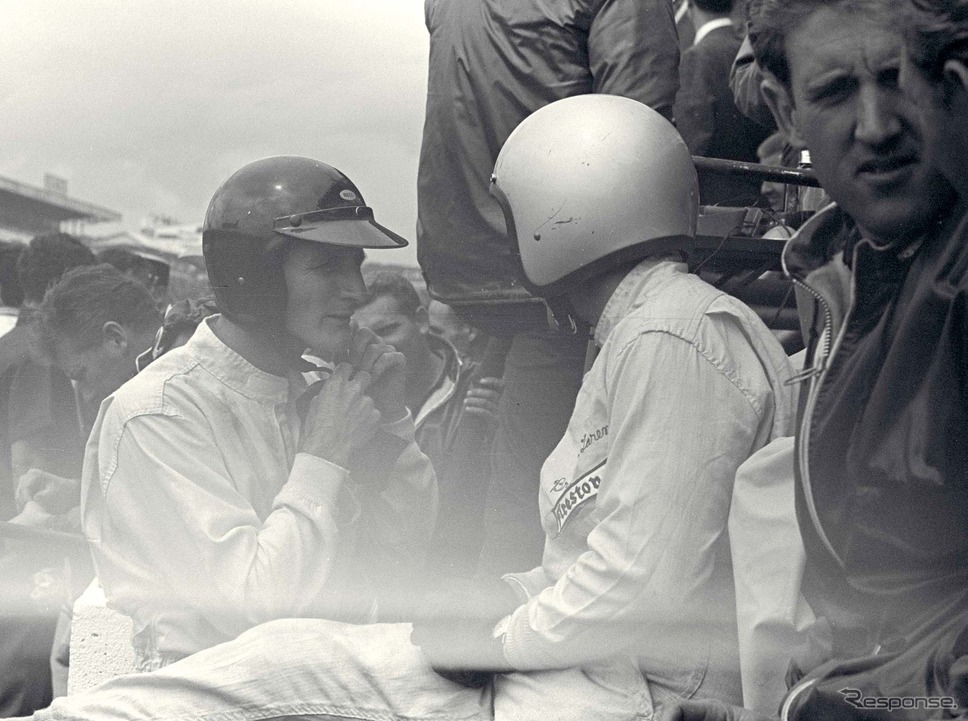 1966年ルマンでのマイルズ（向かって左）とブルース・マクラーレン。《photo by Ford Motor》