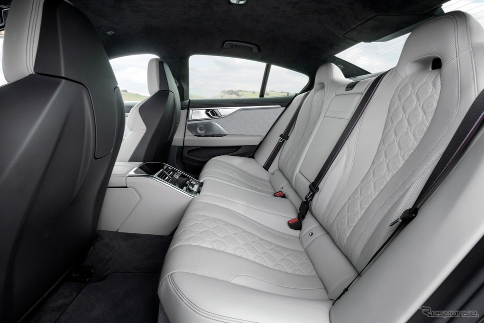 BMW M8 グランクーペ 新型《photo by BMW》