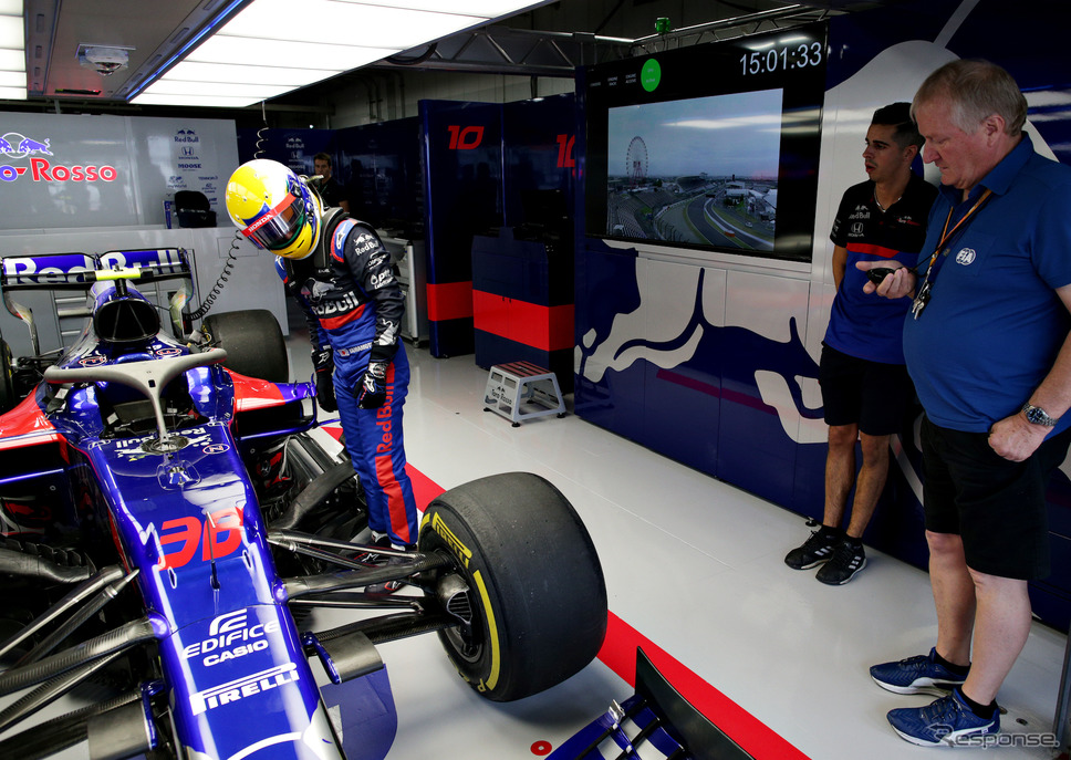 木曜日、翌日の走行への準備を進める山本尚貴。《写真提供 Toro Rosso》