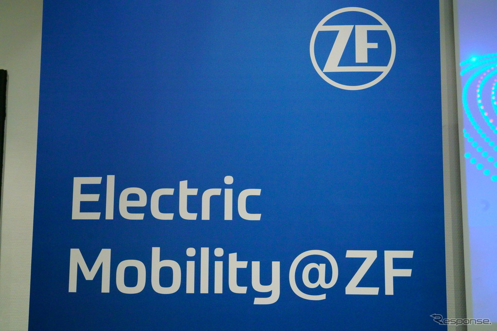 ZFは、マヒンドラのマシンにショックアブソーバーを含むサスペンション技術を提供《撮影 石川徹》