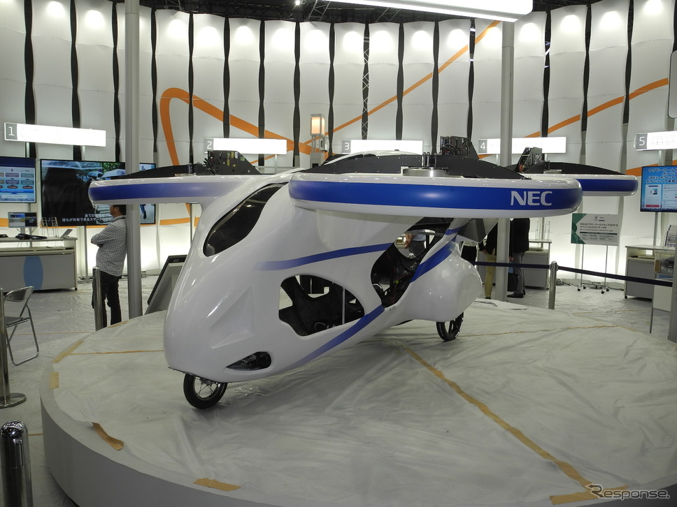 NECが展示した空飛ぶクルマの試作機《撮影　山田清志》