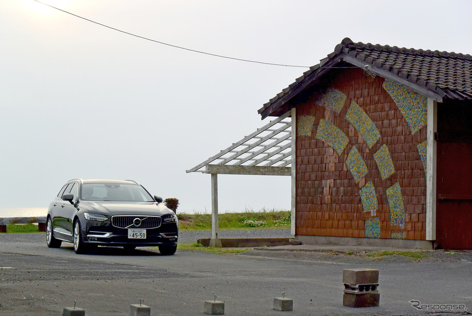 鹿児島・江口浜にて。《撮影 井元康一郎》