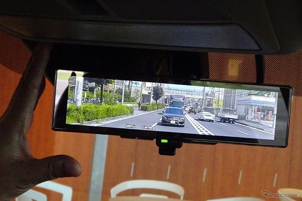 日産自動車:第3世代のインテリジェントルームミラー《撮影 池原照雄》