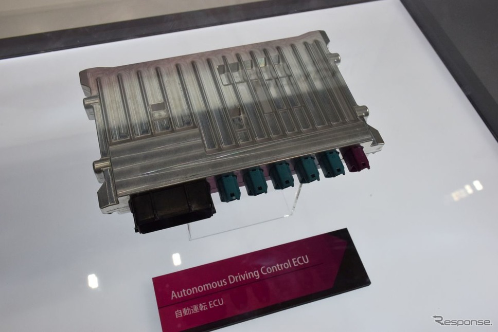 日立オートモーティブのCASE車両向け技術(東京モーターショー2019)《撮影 中尾真二》