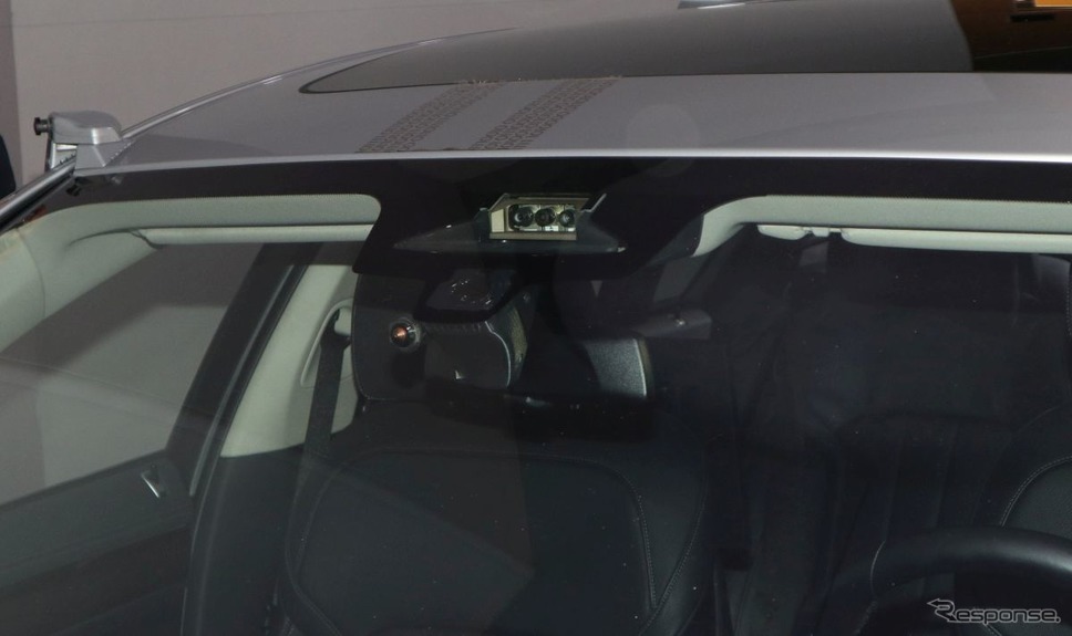 BMWの3眼カメラ≪撮影:中尾真二≫