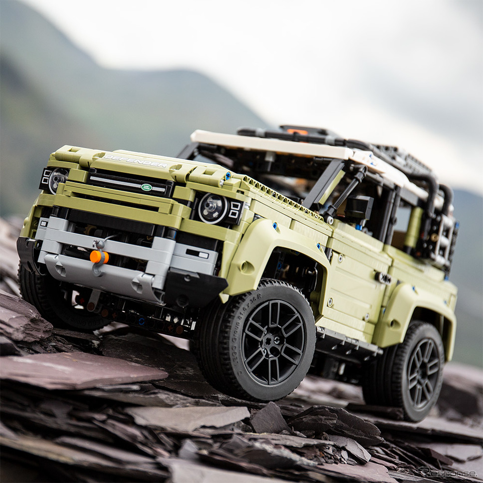 LEGO Technic Land RoverDefender《写真 ジャガー・ランドローバー・ジャパン》