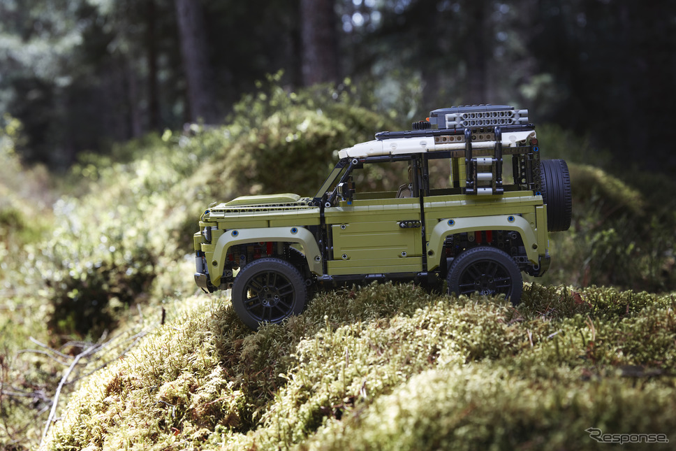 LEGO Technic Land RoverDefender《写真 ジャガー・ランドローバー・ジャパン》