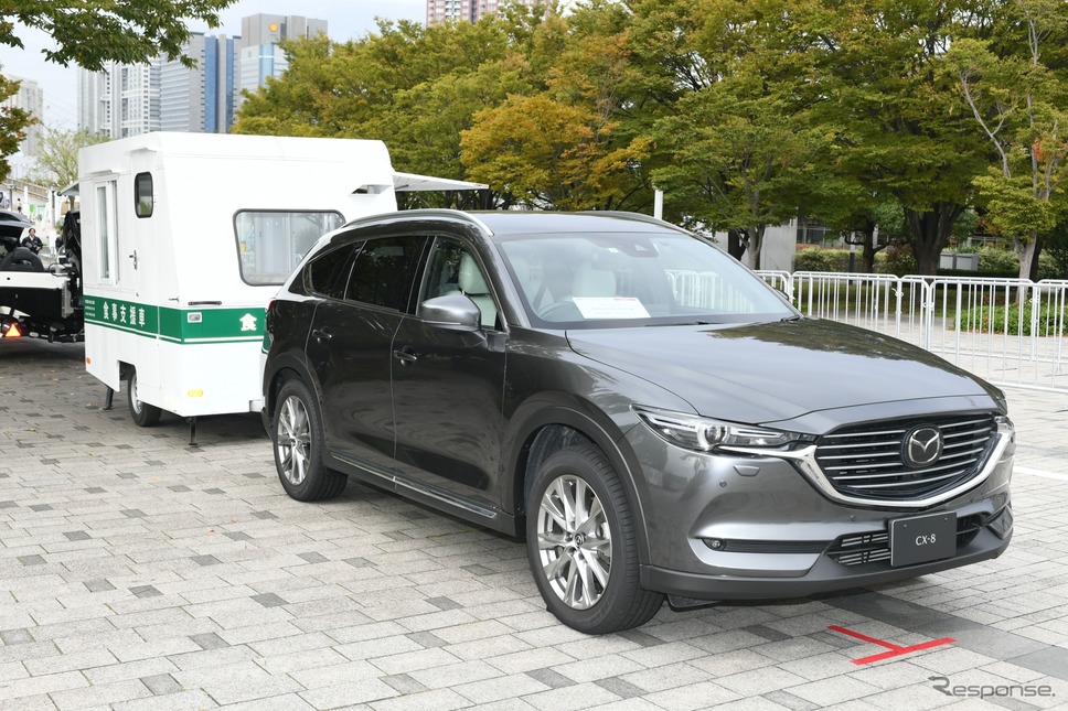 マツダCX-8 withキッチンカー(東京モーターショー2019)《撮影 安藤貴史》