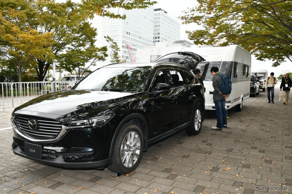 マツダCX-8 withキャンピングカー(東京モーターショー2019)《撮影 雪岡直樹》
