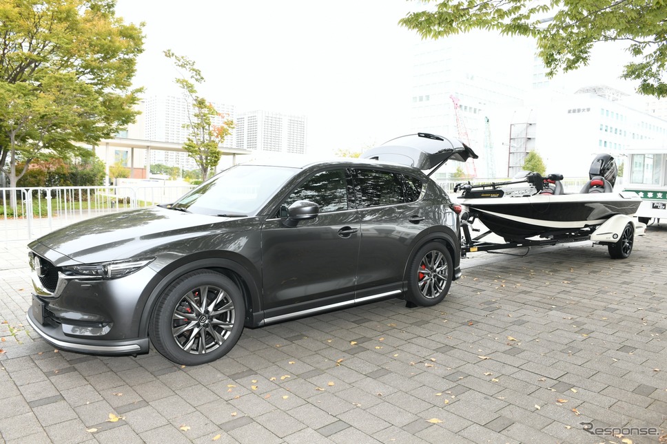 マツダCX-5 withプレジャーボート(東京モーターショー2019)《撮影 安藤貴史》