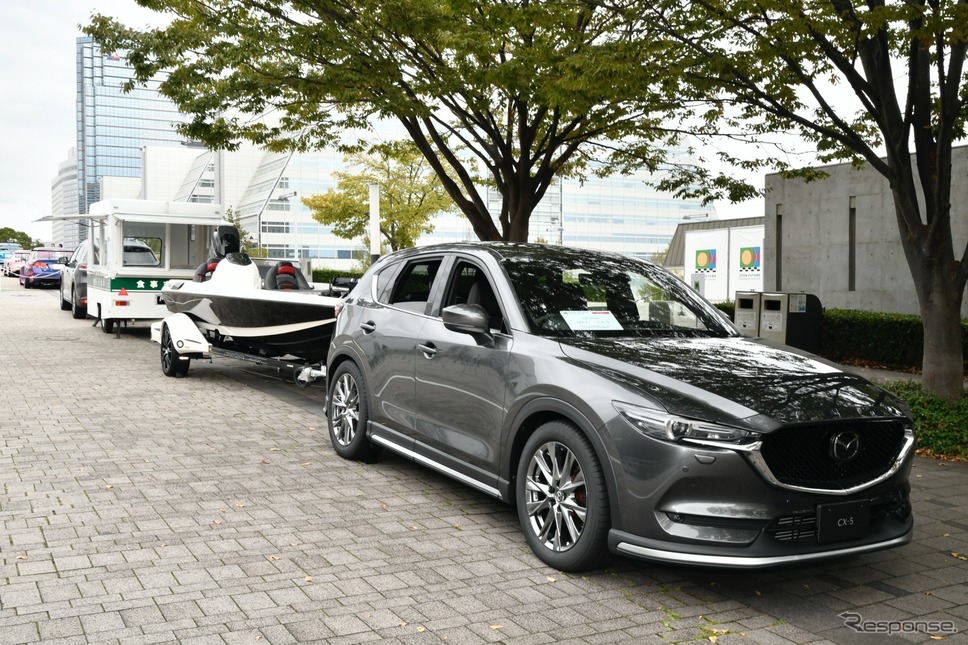 マツダCX-5 withプレジャーボート(東京モーターショー2019)《撮影 雪岡直樹》