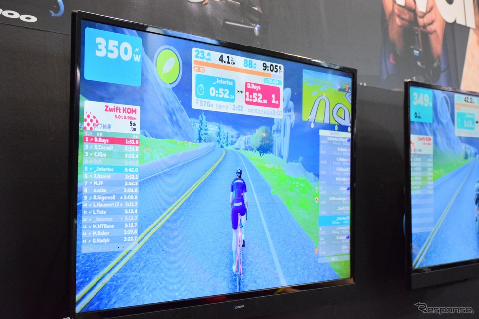 サイクルトレーナーとつなぐことで、世界中のユーザーを足比べができるズイフト《撮影 釜田康佑》