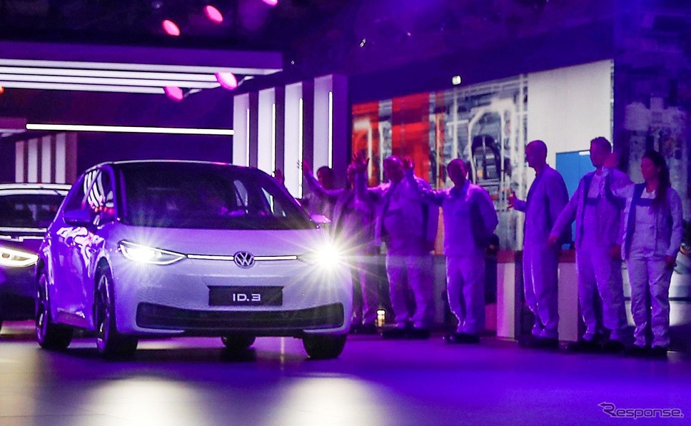 フォルクスワーゲン ID.3 の量産第一号車がラインオフ《photo by VW》