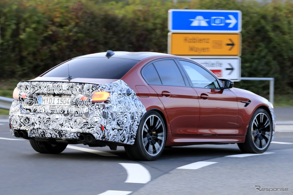 BMW M5セダン 改良新型 スクープ写真《APOLLO NEWS SERVICE》