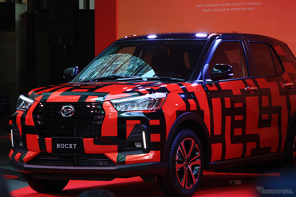 ダイハツ 新型コンパクトSUV『Rocky』ロッキー CMに登場する窪田正孝が実車レポート生CMに挑戦《撮影 大野雅人(Gazin Airlines)》