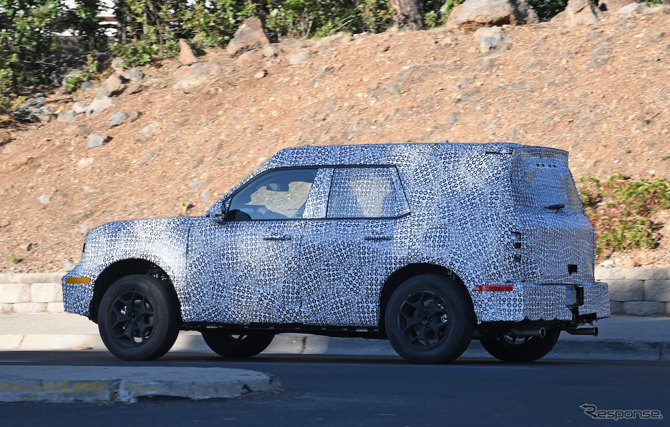 フォード 新型SUV 開発車両(スクープ写真)《APOLLO NEWS SERVICE》
