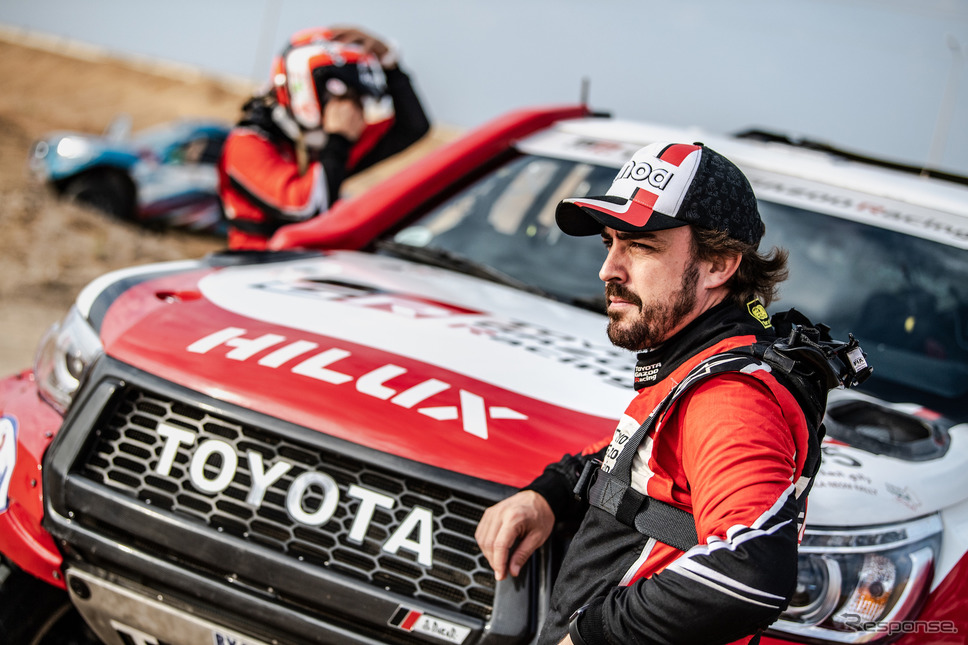 ラリーレイドで初の表彰台を獲得したアロンソ。《写真提供 TOYOTA》