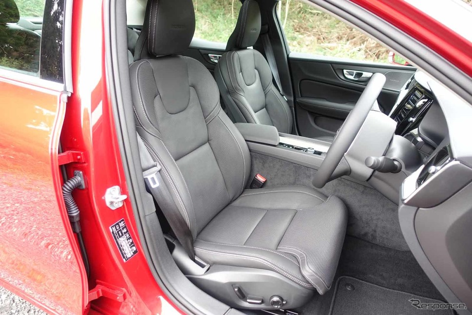 ボルボ S60 新型（T5インスクリプション）撮影　中村孝仁
