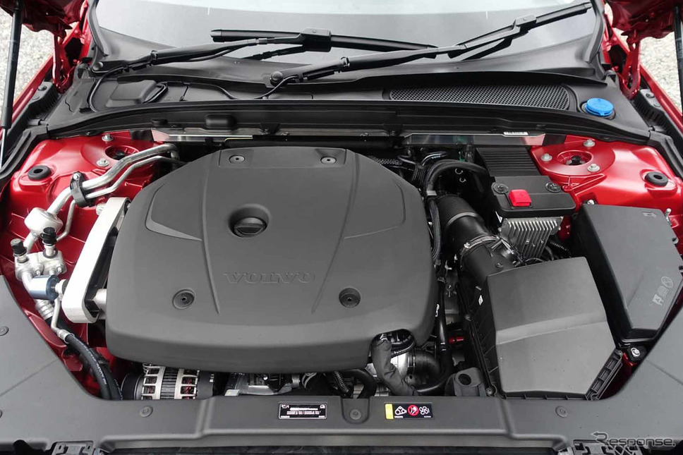 ボルボ S60 新型（T5インスクリプション）撮影　中村孝仁