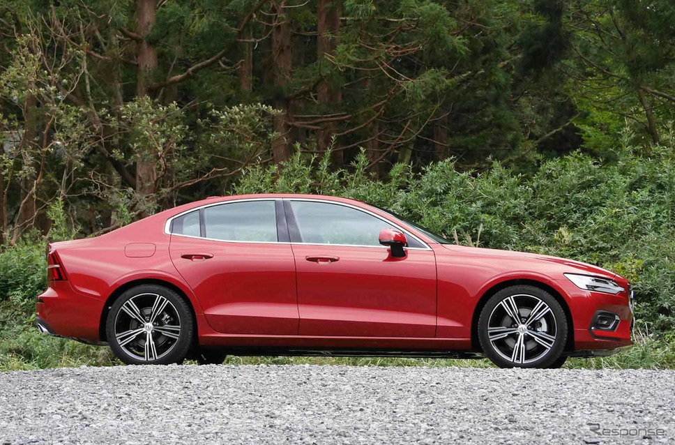 ボルボ S60 新型（T5インスクリプション）撮影　中村孝仁