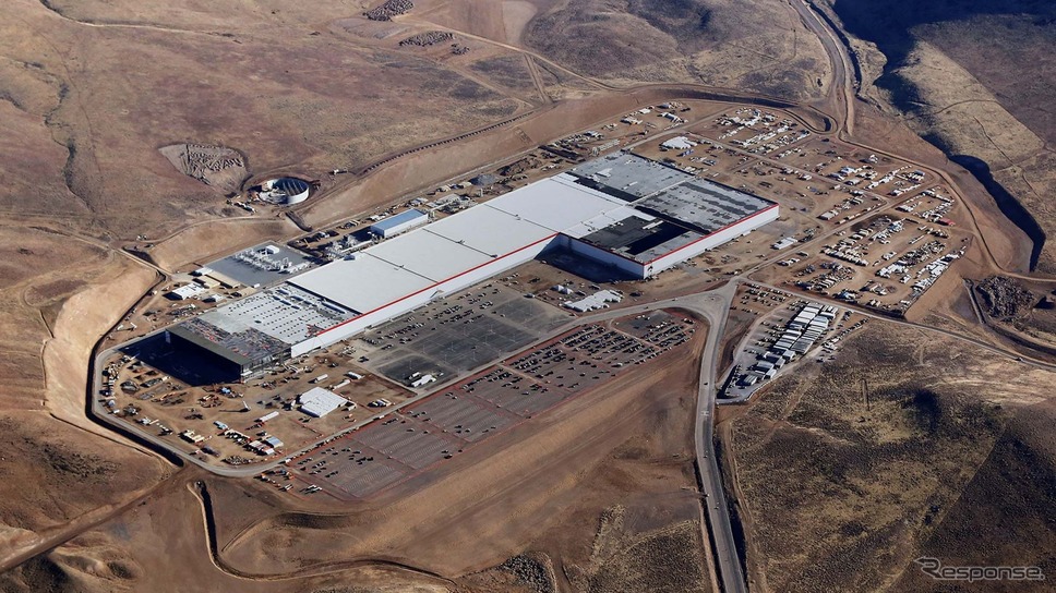 テスラの米国ネバダ州のギガファクトリー(参考画像)《photo by Tesla》