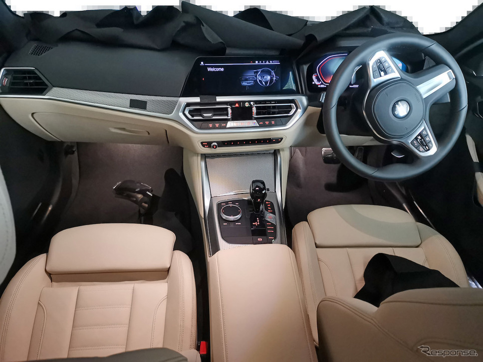 BMW 4シリーズクーペ 次期型プロトタイプ。写真は右ハンドル仕様だ(スクープ写真)《APOLLO NEWS SERVICE》