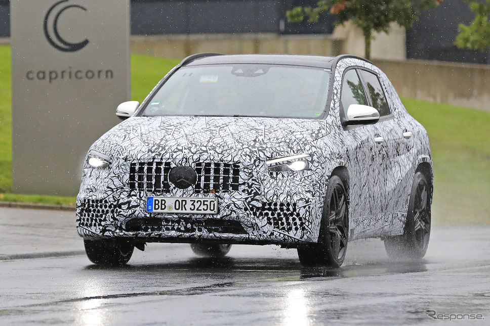 メルセデスAMG GLA45 開発車両(スクープ写真)《APOLLO NEWS SERVICE》