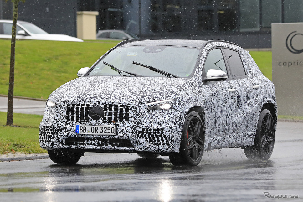 メルセデスAMG GLA45 開発車両(スクープ写真)《APOLLO NEWS SERVICE》