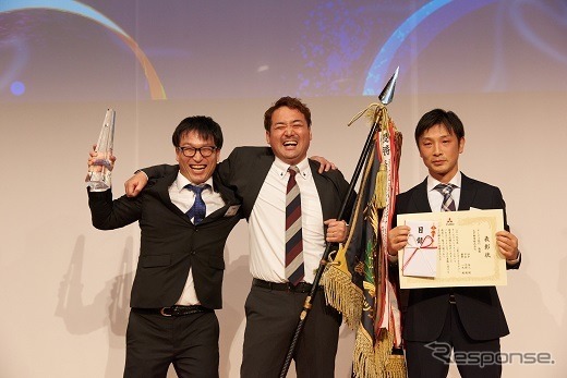 <サービス部門優勝>太平興業(田中辰人氏、平岩久径氏、齋野一也氏)《画像:三菱ふそうトラック・バス》